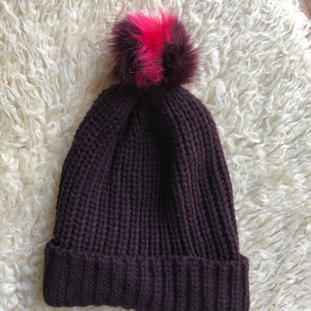 NWT Mossimo Pom Pom faux fur knit beanie